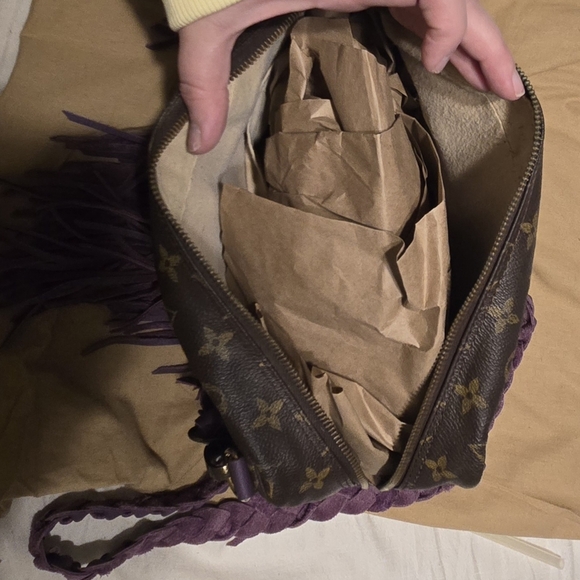 Brand NEW rare Vintage Boho Purple Fringe LV Crossbody - Picture 2 of 4